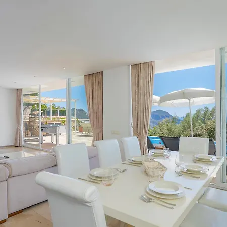 Al Nuzha Villa