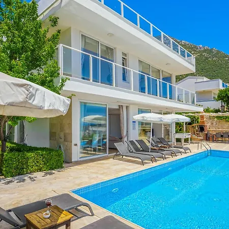 Al Nuzha Villa